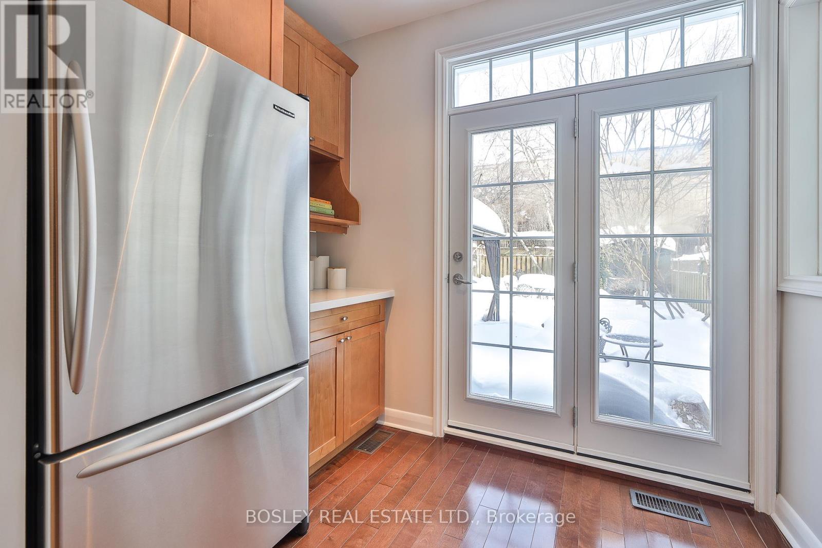 413 Beresford Avenue, Toronto, Ontario  M6S 3B6 - Photo 10 - W12753562