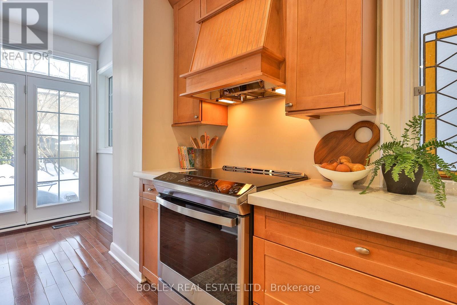 413 Beresford Avenue, Toronto, Ontario  M6S 3B6 - Photo 12 - W12753562