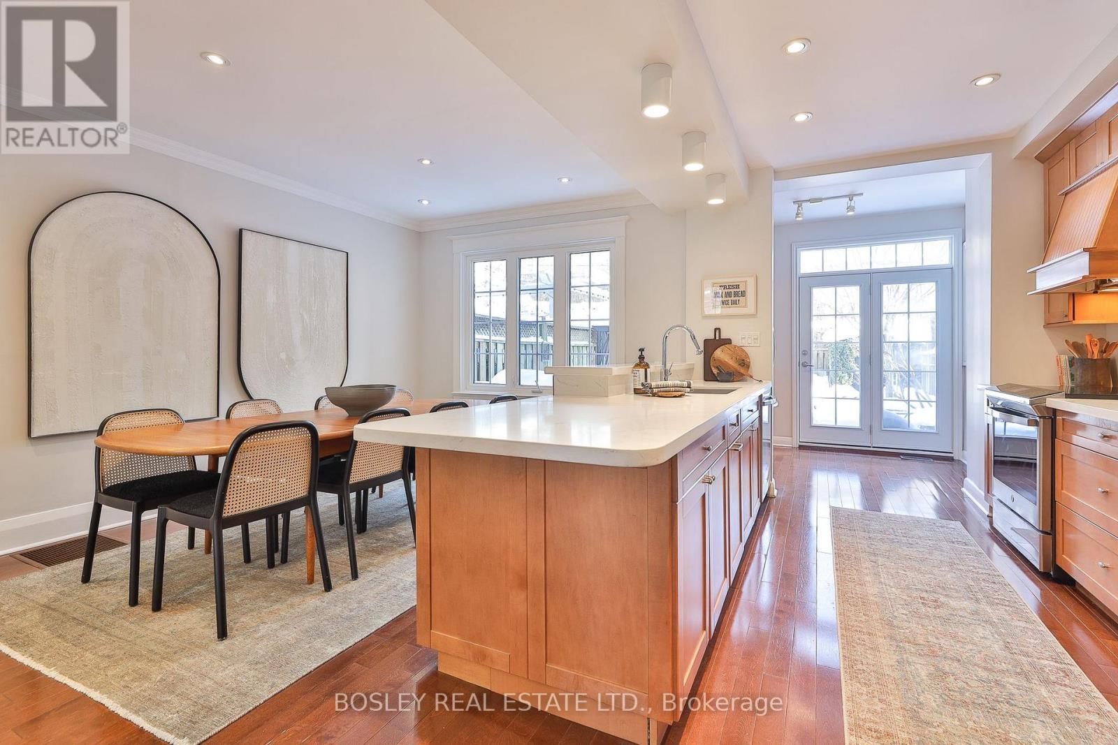 413 Beresford Avenue, Toronto, Ontario  M6S 3B6 - Photo 9 - W12753562