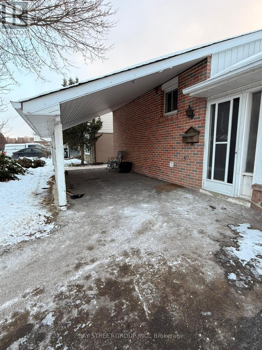 193 Mcmurchy Avenue S, Brampton, Ontario  L6Y 1Z2 - Photo 2 - W12747286