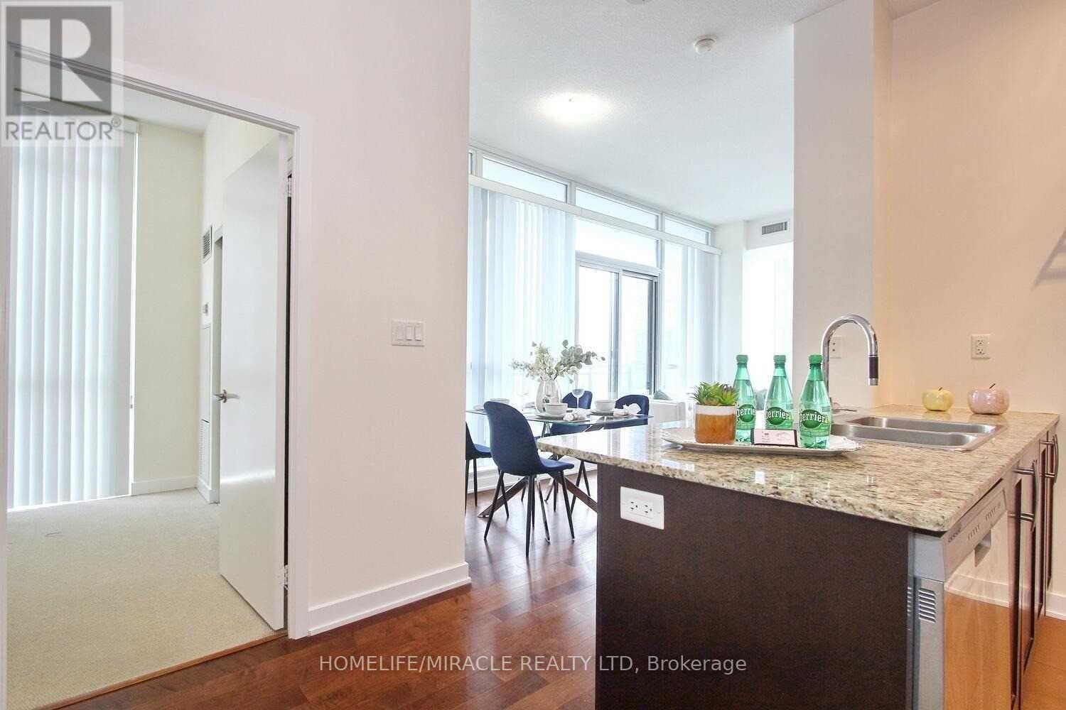 502 - 4065 Brickstone Mews, Mississauga, Ontario  L5B 0G3 - Photo 7 - W12753574