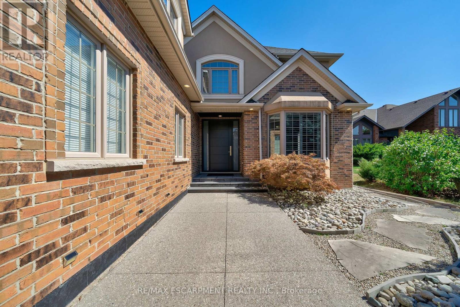 578 Fifty Road, Hamilton, Ontario  L8E 5T5 - Photo 3 - X12390147