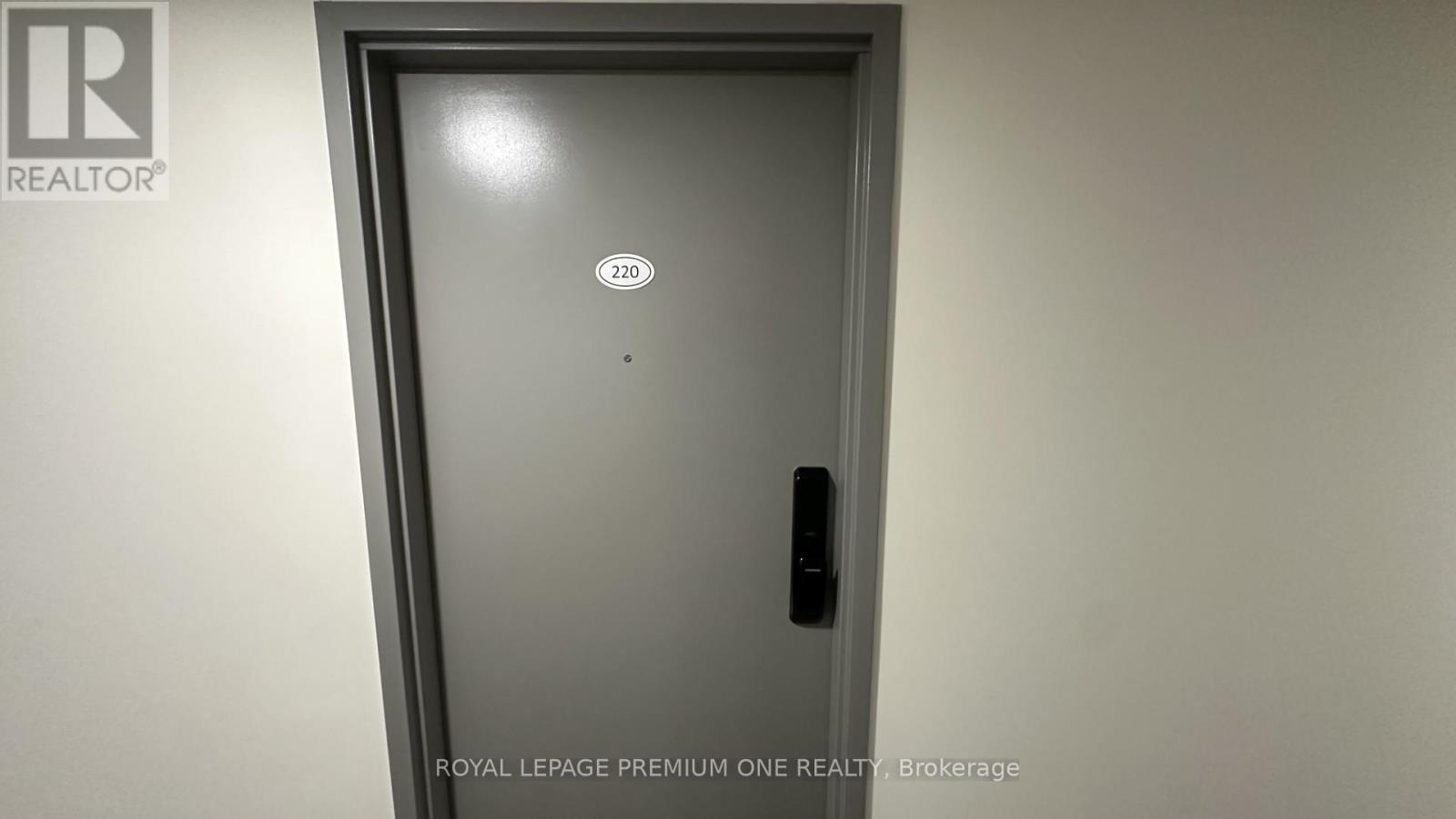 220 - 50 Herrick Avenue, St. Catharines, Ontario  L2P 2T9 - Photo 5 - X12753448