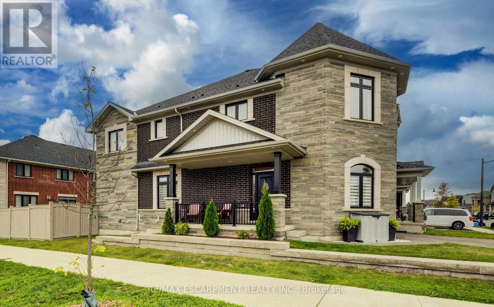 50 Kenesky Drive, Hamilton, Ontario  L8B 1Y2 - Photo 3 - X12753600