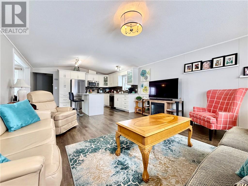 100 Corbin Avenue, Wahnapitae, Ontario   - Photo 11 - 2126278