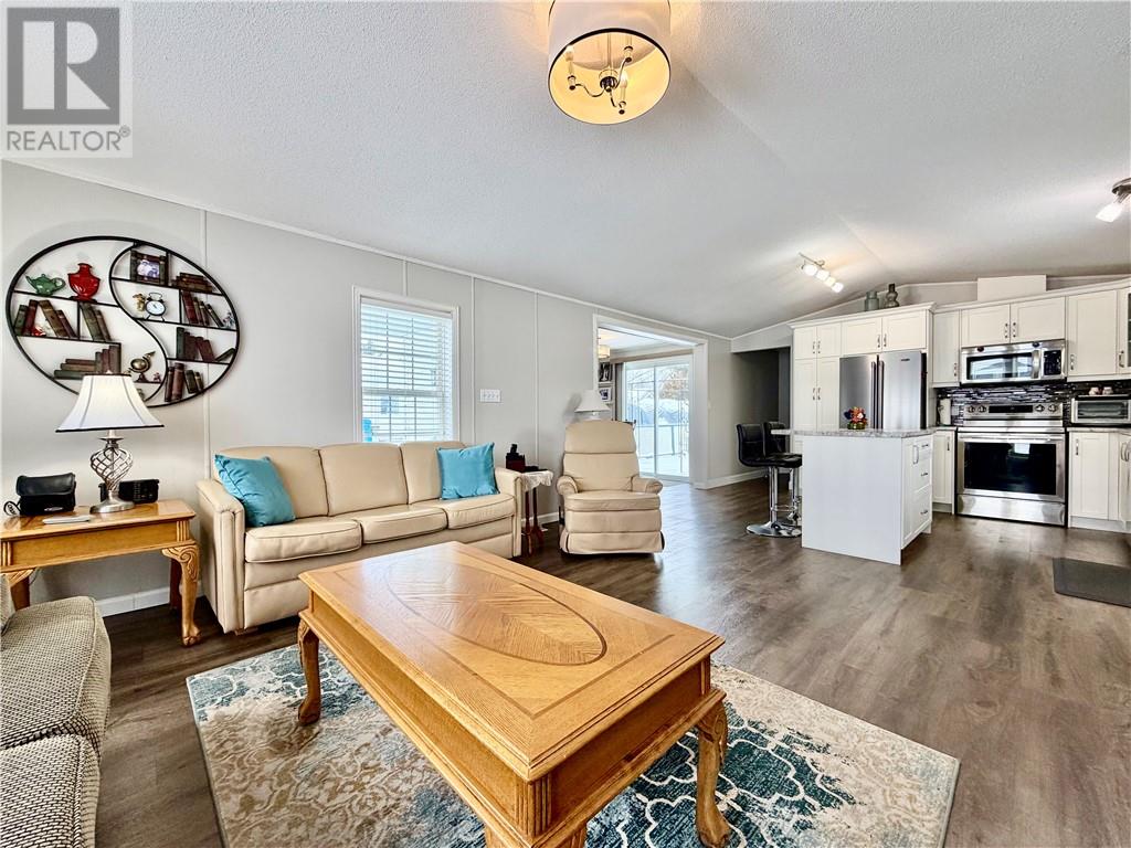 100 Corbin Avenue, Wahnapitae, Ontario   - Photo 12 - 2126278