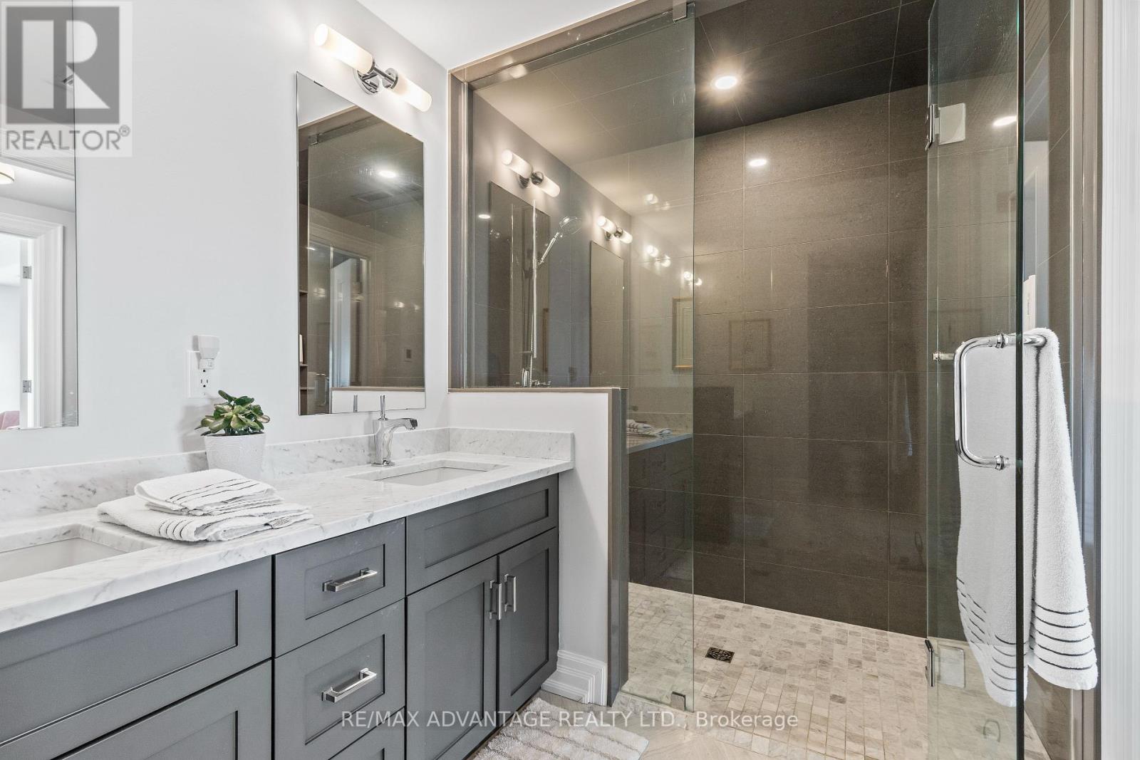 1902 - 2060 Lakeshore Road, Burlington, Ontario  L7R 0G2 - Photo 18 - W12753784