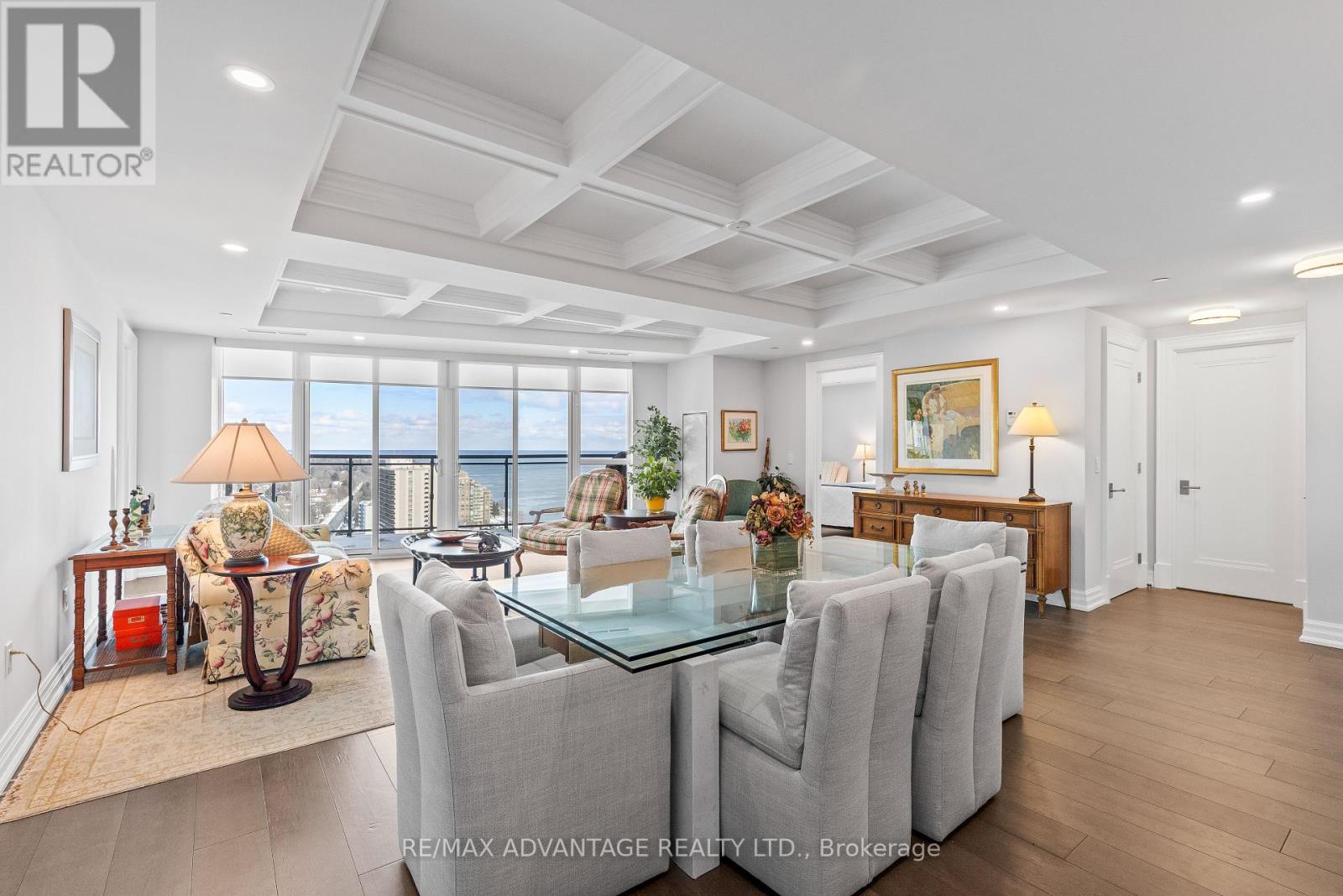 1902 - 2060 Lakeshore Road, Burlington, Ontario  L7R 0G2 - Photo 3 - W12753784