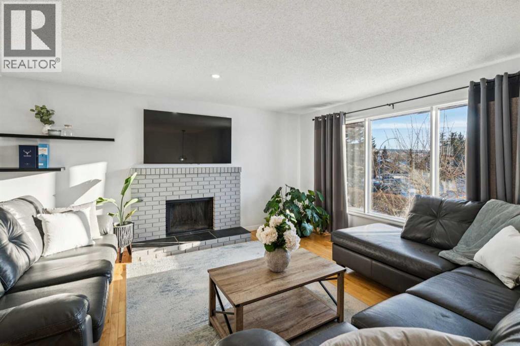 14 Glenhill Crescent, Cochrane, Alberta  T4C 1G8 - Photo 4 - A2281611