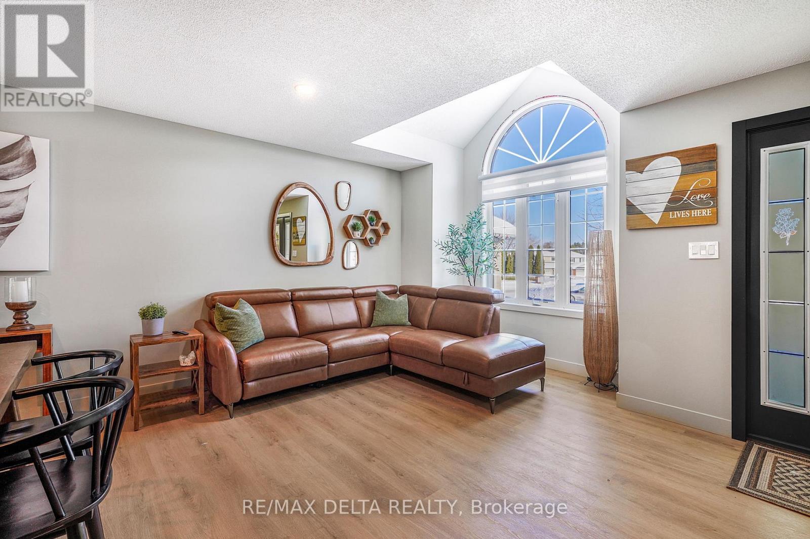 146 Sandra Crescent, Clarence-Rockland, Ontario  K4K 1N7 - Photo 6 - X12753778