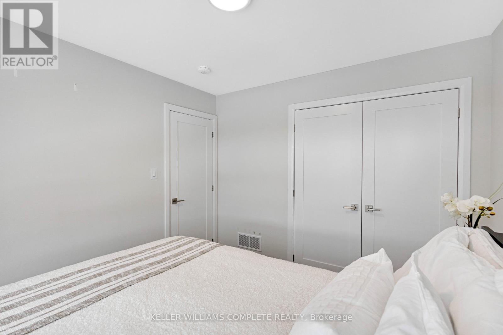 5 Cherry Blossom Heights, Hamilton, Ontario  L9B 0E9 - Photo 24 - X12609772