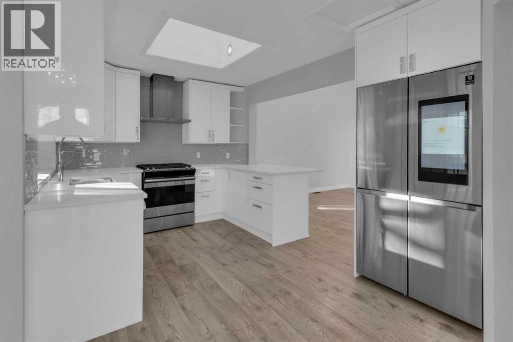 6 Castle Place N, Cochrane, Alberta  T4C 1G4 - Photo 11 - A2278330