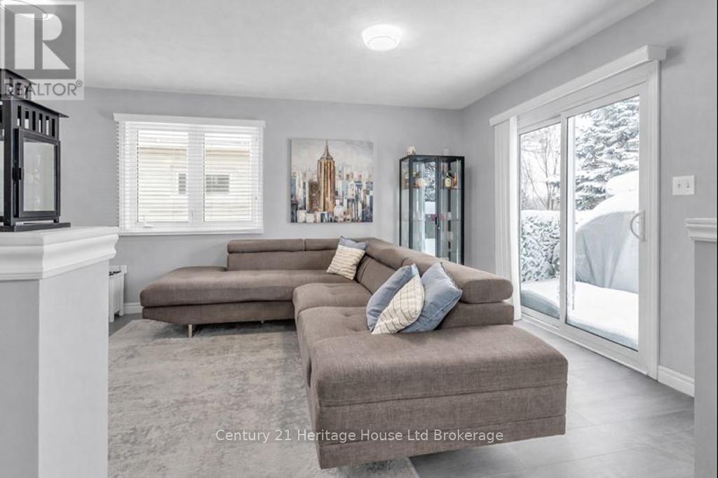 216 Thames Street N, Ingersoll, Ontario  N5C 3E4 - Photo 11 - X12743436