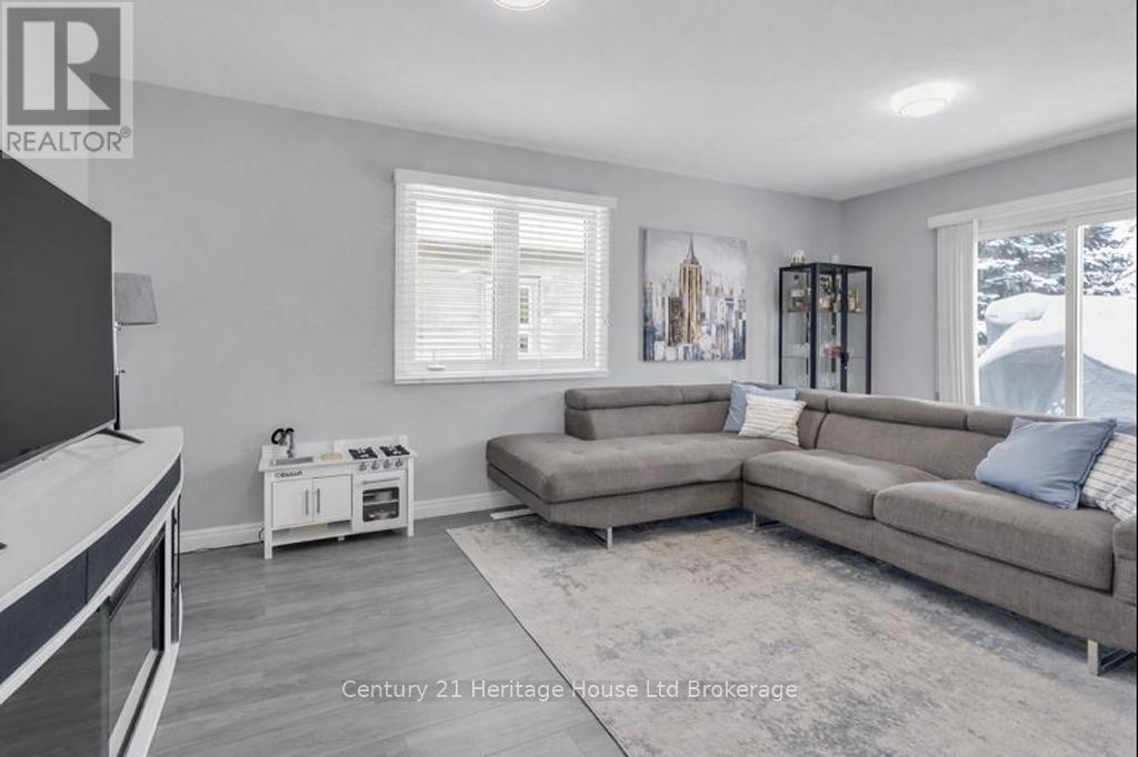 216 Thames Street N, Ingersoll, Ontario  N5C 3E4 - Photo 10 - X12743436