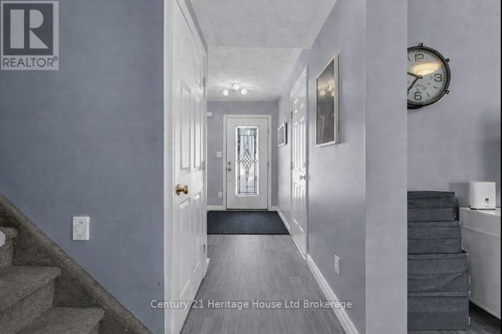 216 Thames Street N, Ingersoll, Ontario  N5C 3E4 - Photo 3 - X12743436