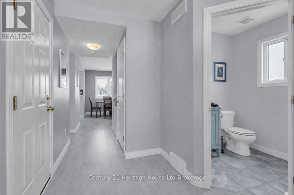 216 Thames Street N, Ingersoll, Ontario  N5C 3E4 - Photo 5 - X12743436