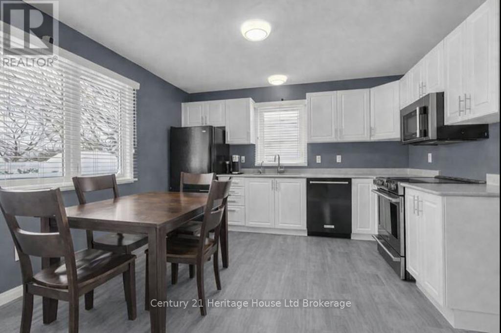 216 Thames Street N, Ingersoll, Ontario  N5C 3E4 - Photo 7 - X12743436