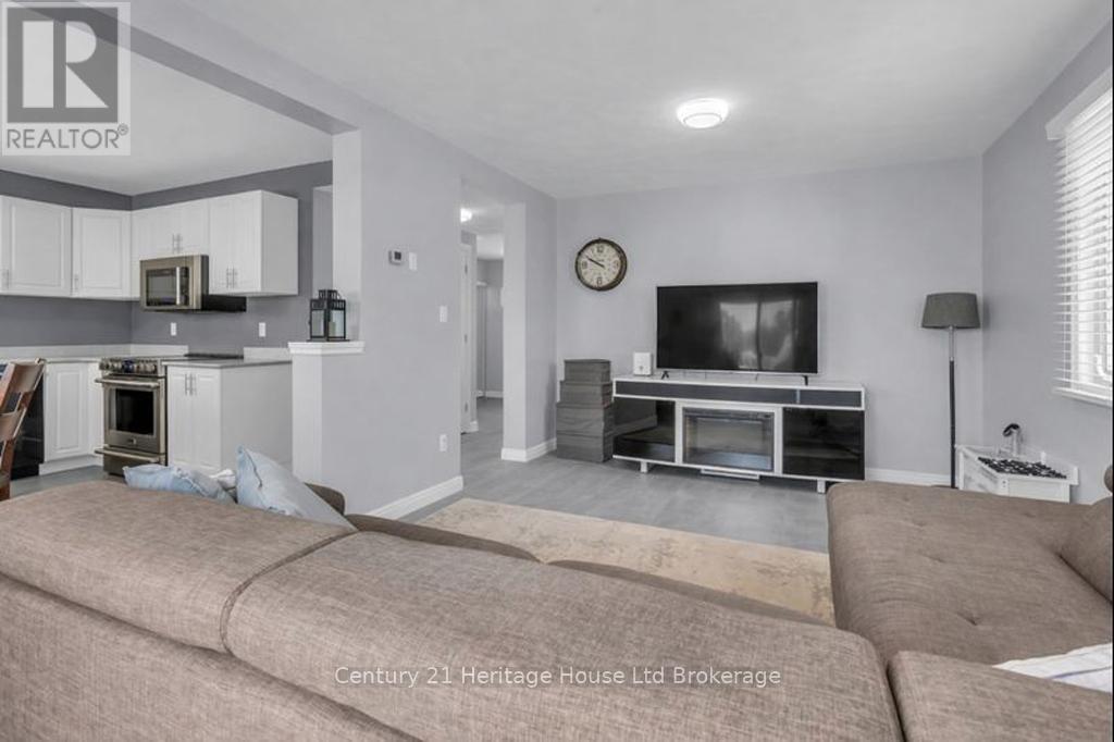 216 Thames Street N, Ingersoll, Ontario  N5C 3E4 - Photo 9 - X12743436