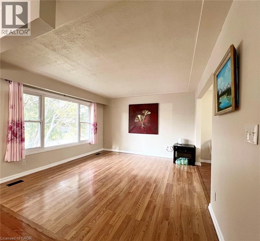 109 Moccasin Drive, Waterloo, Ontario  N2L 4C2 - Photo 4 - 40802654