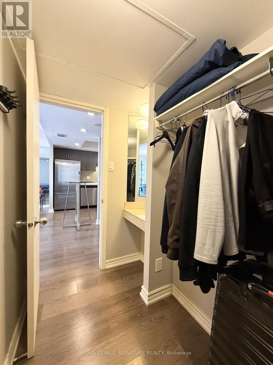 1609 - 65 Harbour Square, Toronto, Ontario  M5J 2L4 - Photo 10 - C12753724