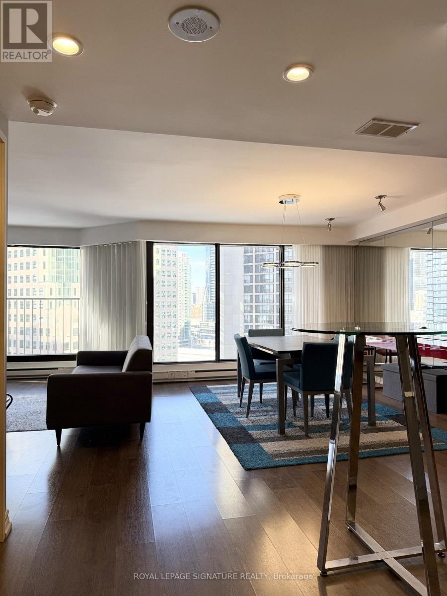 1609 - 65 Harbour Square, Toronto, Ontario  M5J 2L4 - Photo 13 - C12753724