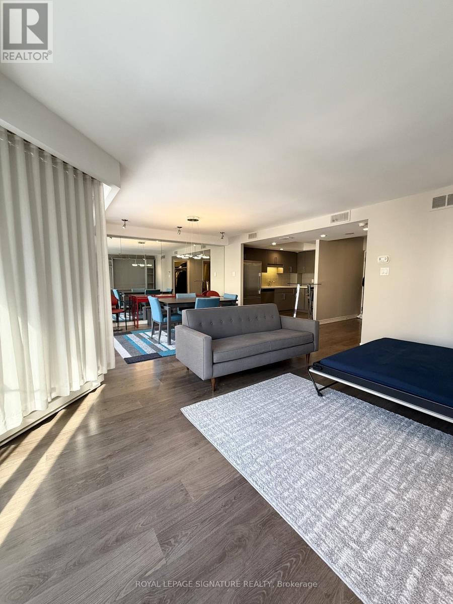 1609 - 65 Harbour Square, Toronto, Ontario  M5J 2L4 - Photo 9 - C12753724