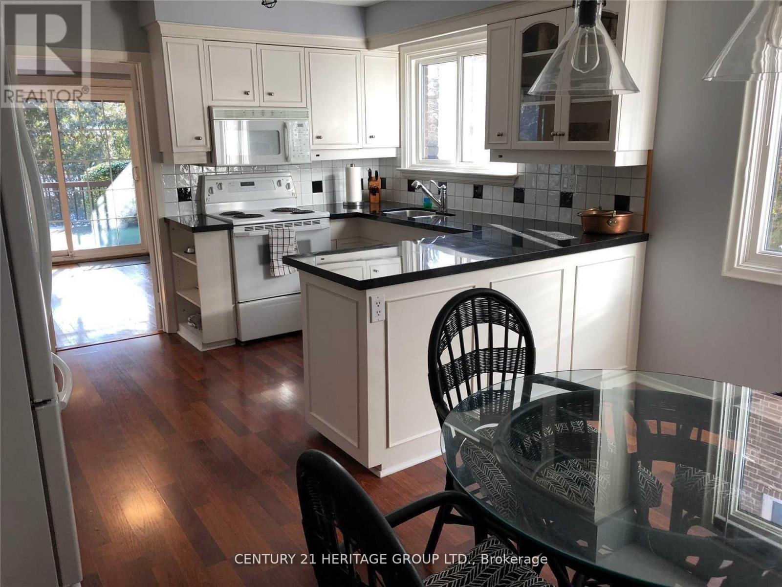 Main - 11 Tournament Drive, Toronto, Ontario  M2P 1K1 - Photo 10 - C12753760