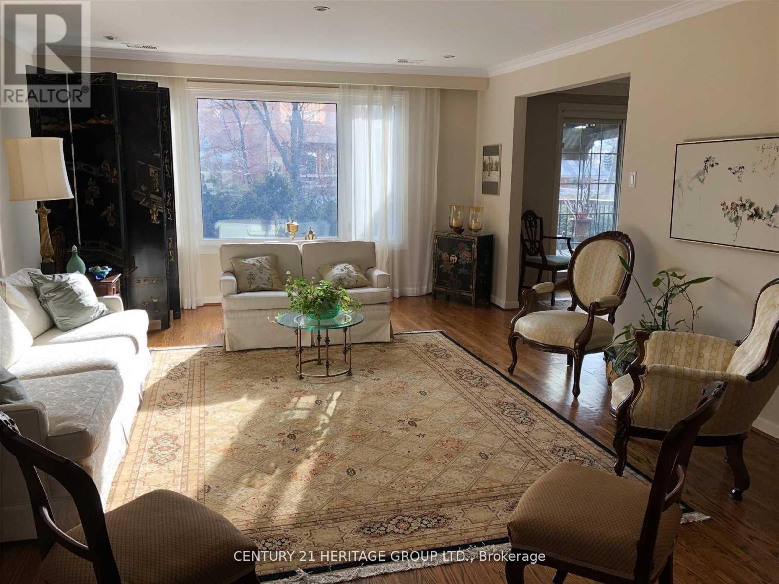 Main - 11 Tournament Drive, Toronto, Ontario  M2P 1K1 - Photo 2 - C12753760