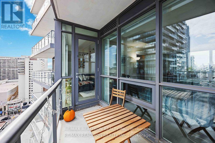 1501 - 30 Roehampton Avenue, Toronto, Ontario  M4P 0B9 - Photo 15 - C12753792