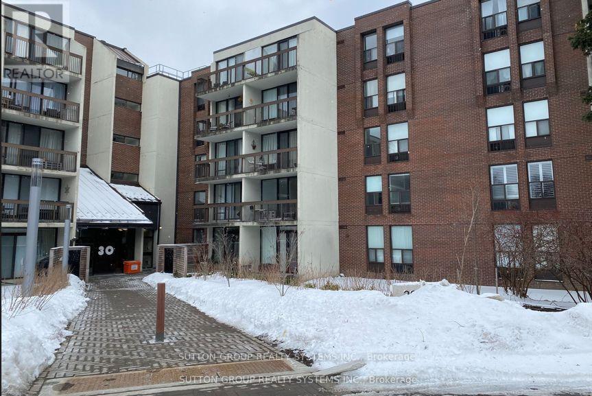 215E - 30 FASHION ROSEWAY, Toronto, Ontario