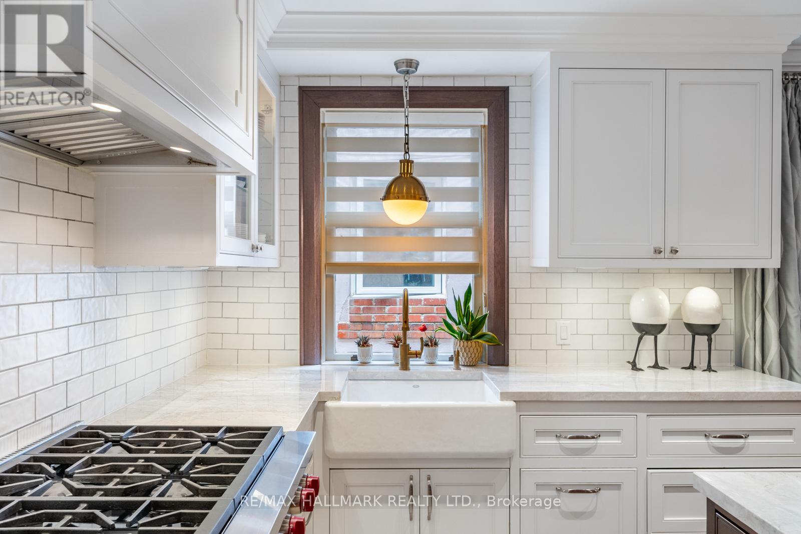 Main - 24 Hammersmith Avenue, Toronto, Ontario  M4E 2W4 - Photo 19 - E12753736