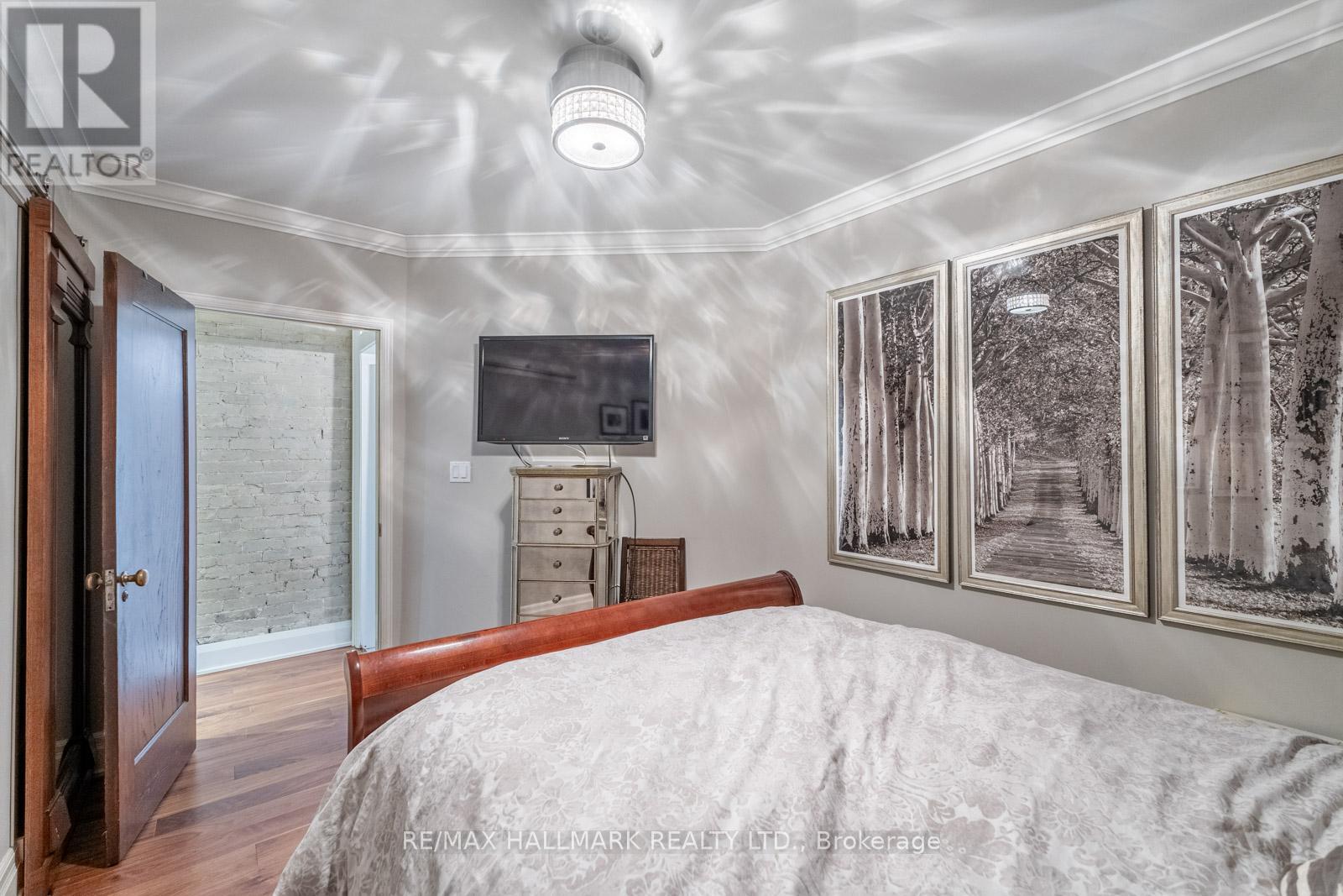 Main - 24 Hammersmith Avenue, Toronto, Ontario  M4E 2W4 - Photo 24 - E12753736