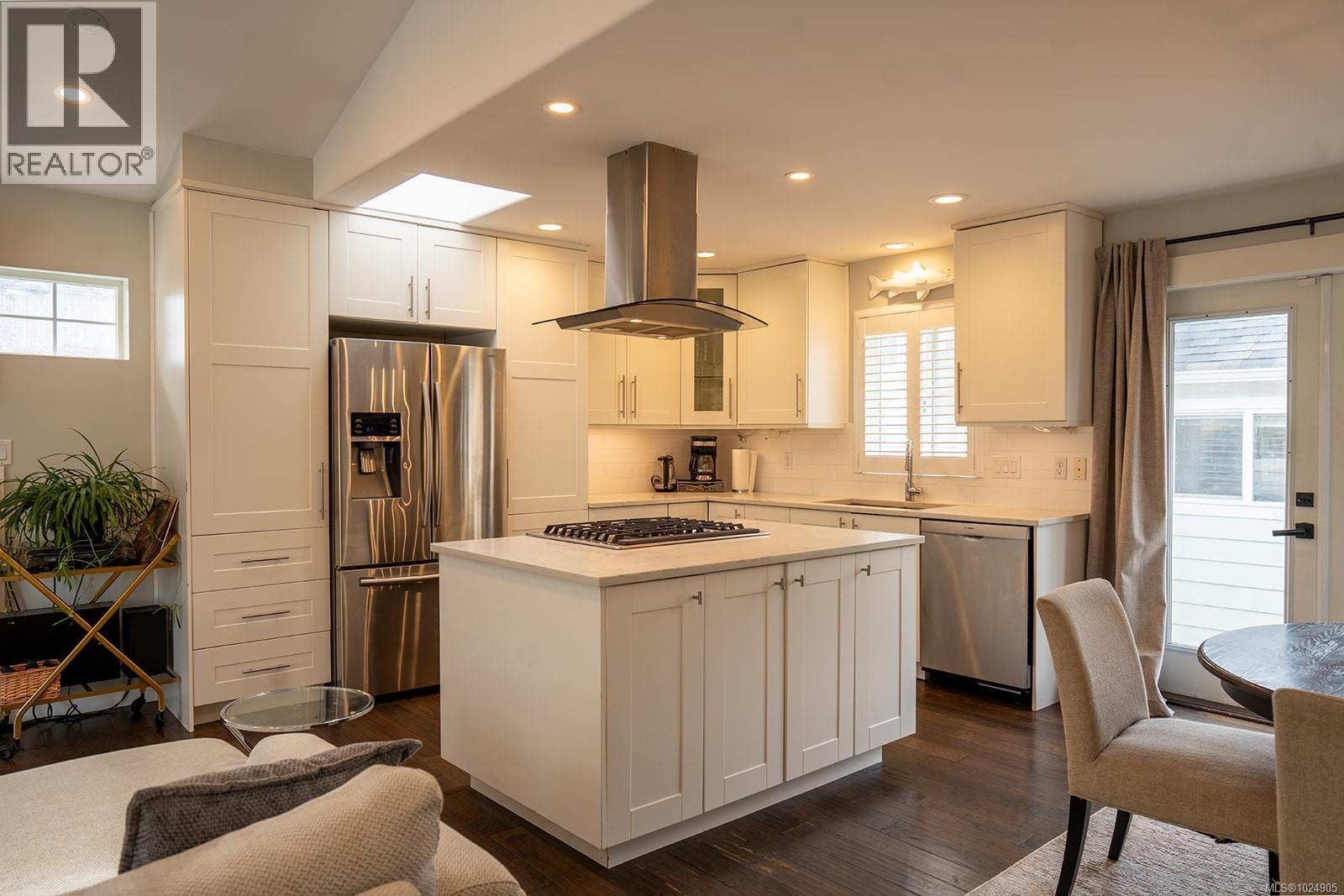 2508 Shakespeare St, Victoria, British Columbia  V8R 4G5 - Photo 5 - 1024905