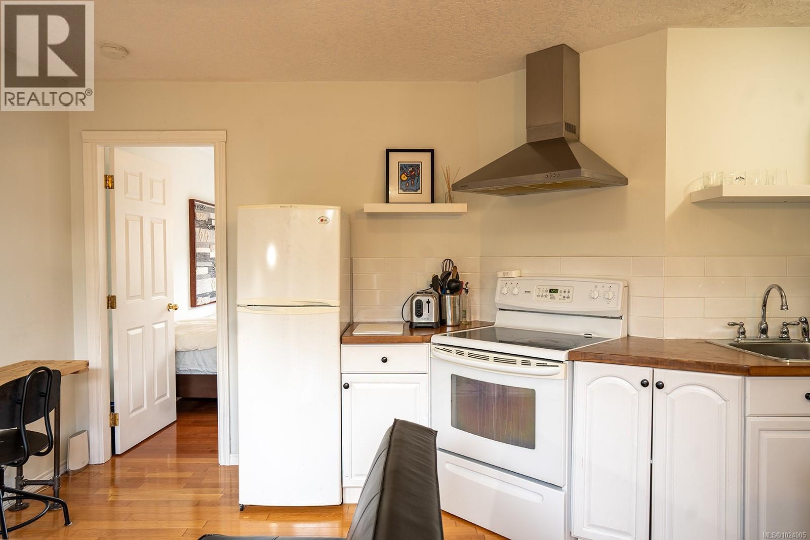 2508 Shakespeare St, Victoria, British Columbia  V8R 4G5 - Photo 26 - 1024905