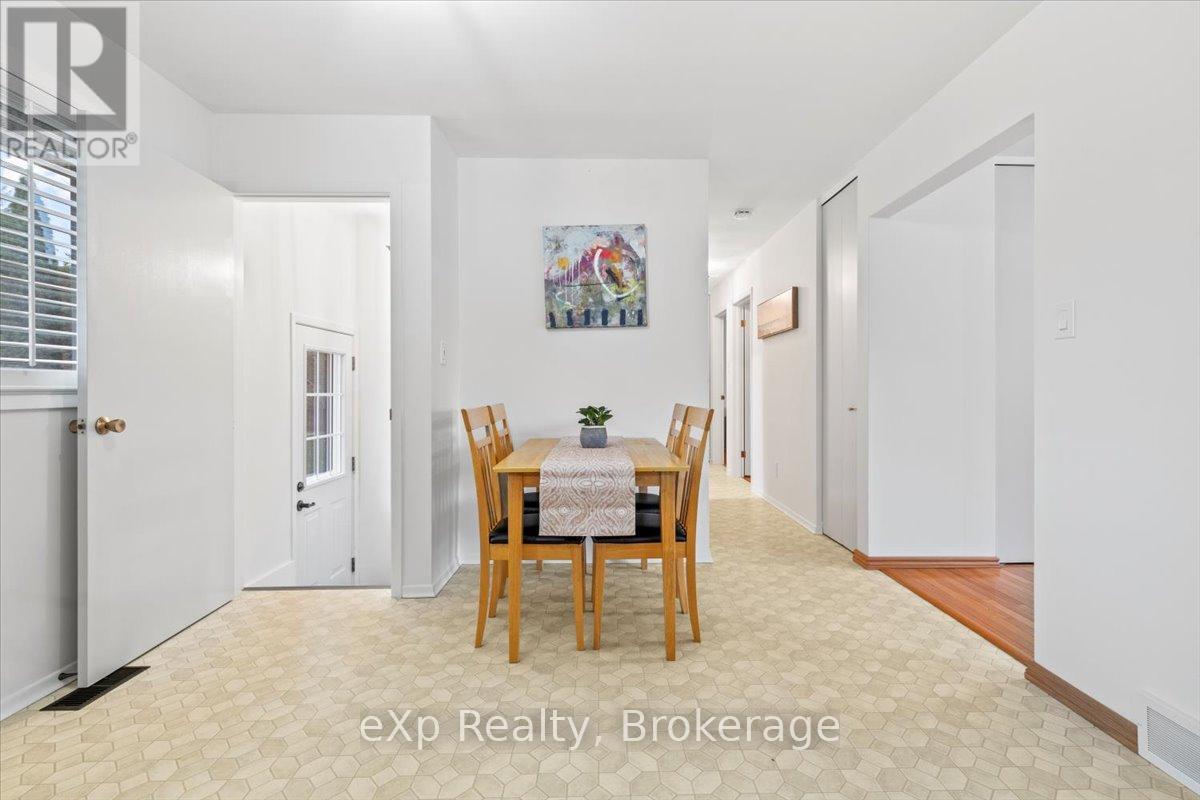 158 6th Avenue, Hanover, Ontario  N4N 2E4 - Photo 11 - X12465158