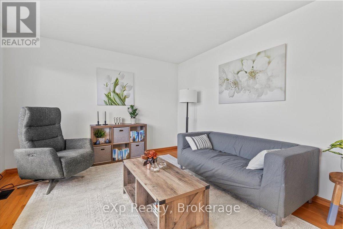 158 6th Avenue, Hanover, Ontario  N4N 2E4 - Photo 7 - X12465158