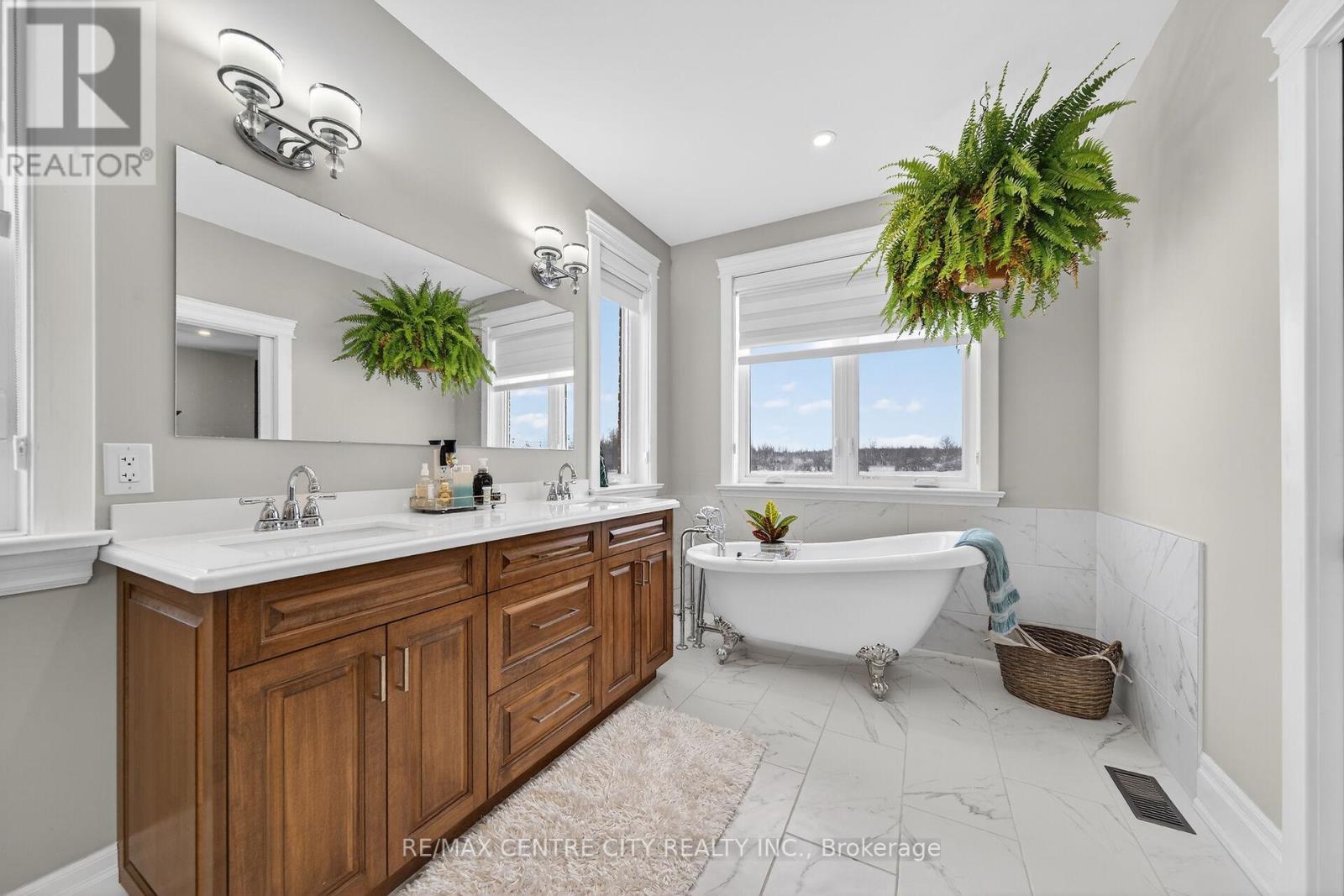 2301 Townline Road, Fort Erie, Ontario  L0S 1S0 - Photo 20 - X12724294