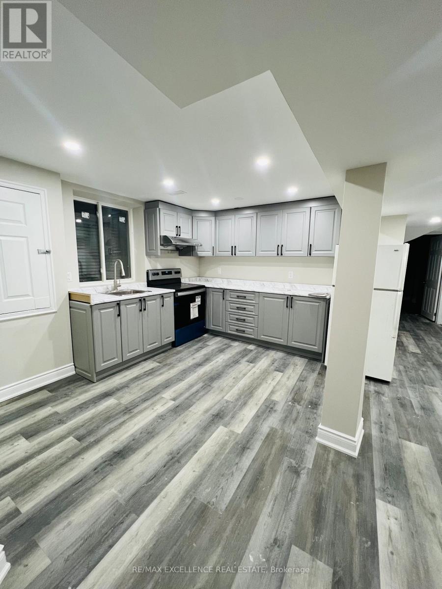 Unit 2 - 6 Ribbon Drive, Brampton, Ontario  L6R 1X3 - Photo 2 - W12753696