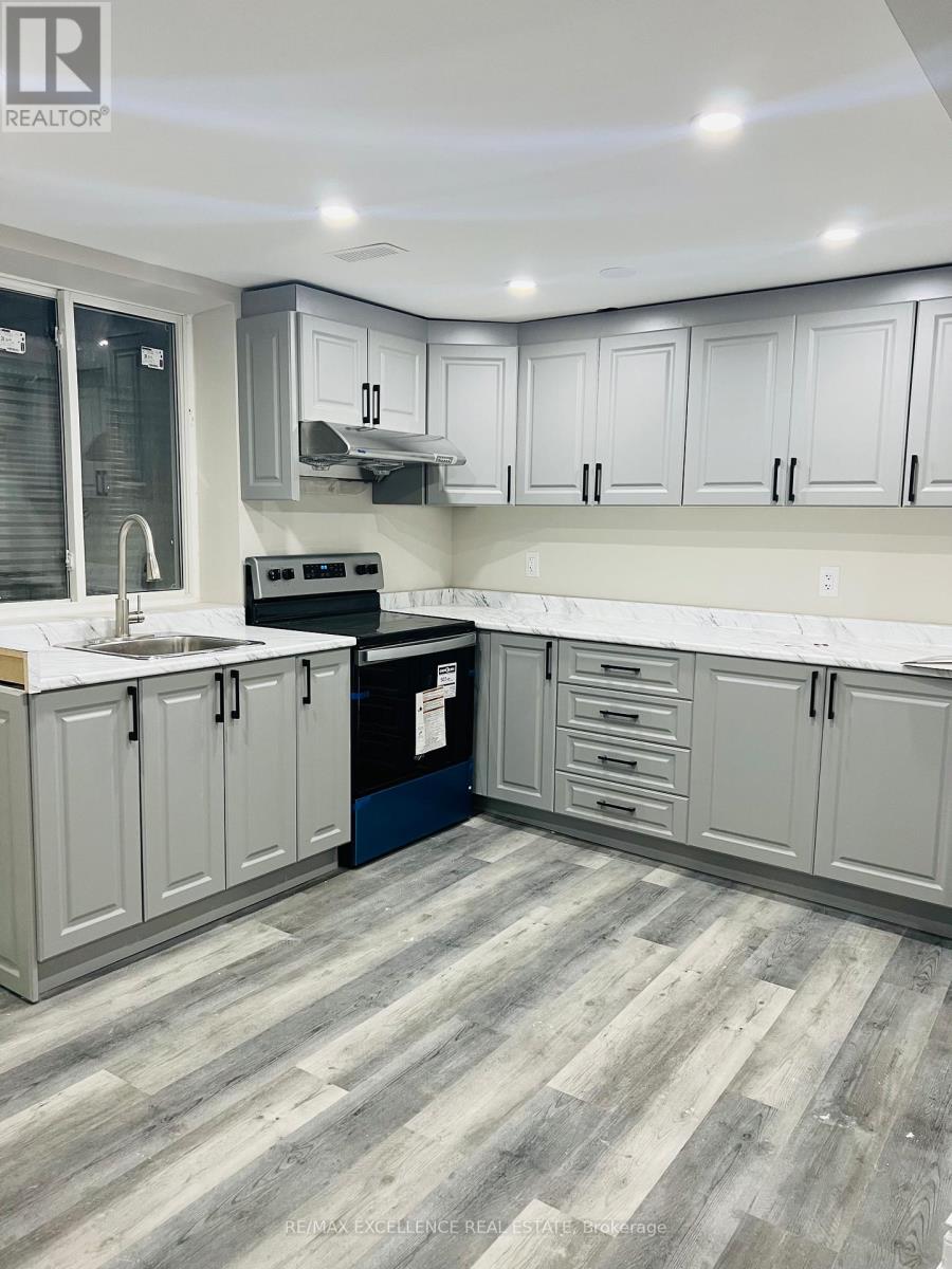 Unit 2 - 6 Ribbon Drive, Brampton, Ontario  L6R 1X3 - Photo 3 - W12753696