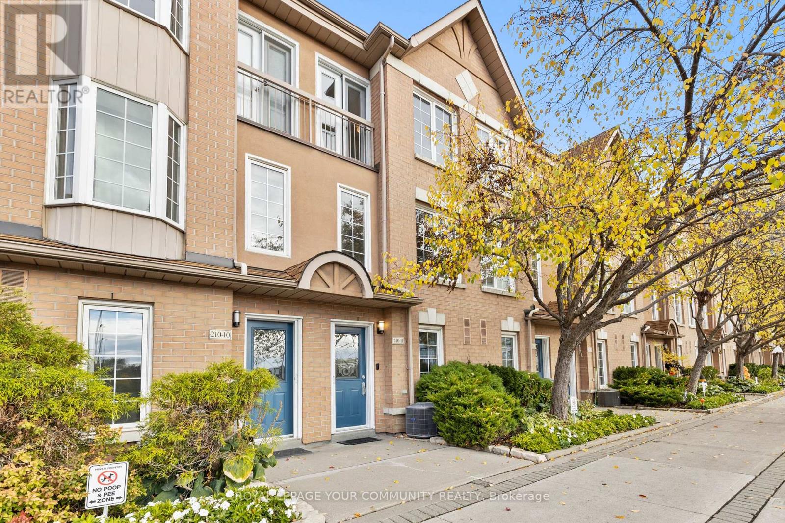 11 - 210 MANITOBA STREET, Toronto, Ontario