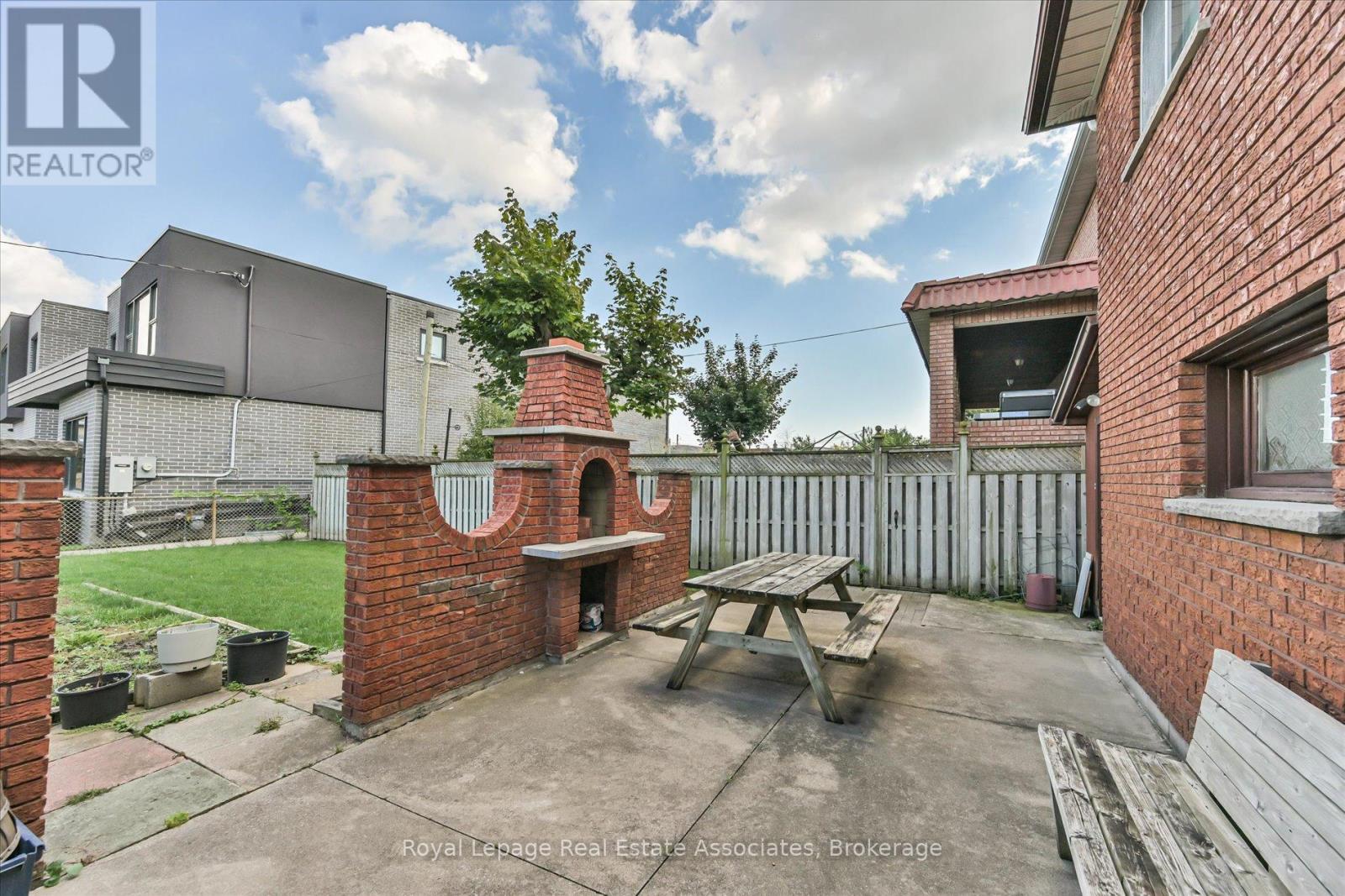 135 Jay Street, Toronto, Ontario  M6L 2M3 - Photo 37 - W12753712