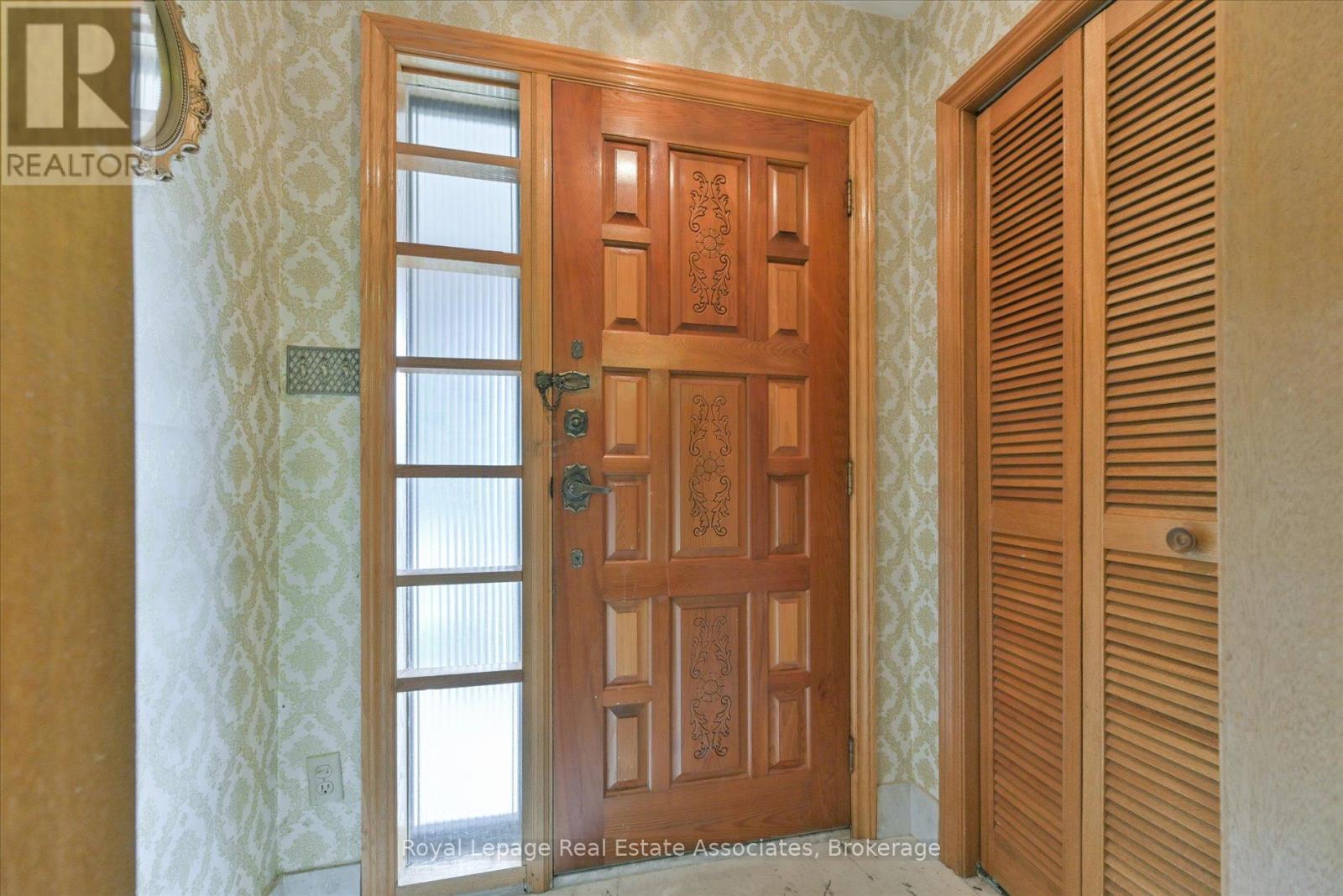 135 Jay Street, Toronto, Ontario  M6L 2M3 - Photo 8 - W12753712