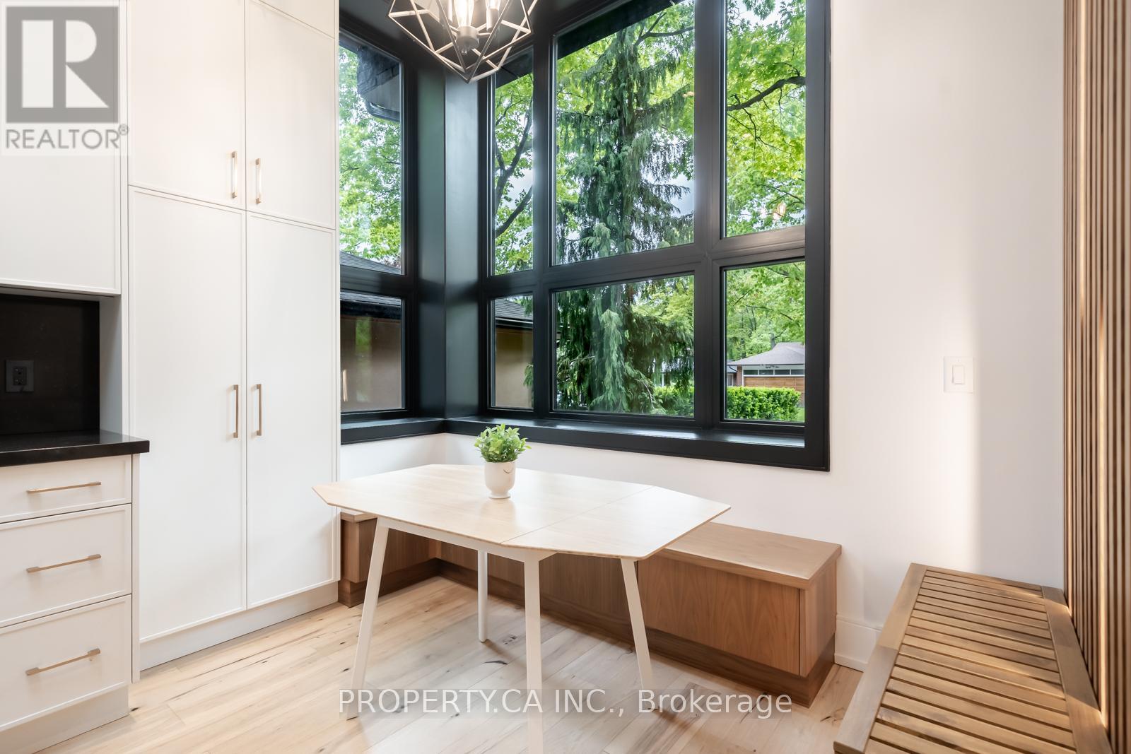 58 Farningham Crescent, Toronto, Ontario  M9B 3B6 - Photo 10 - W12753740