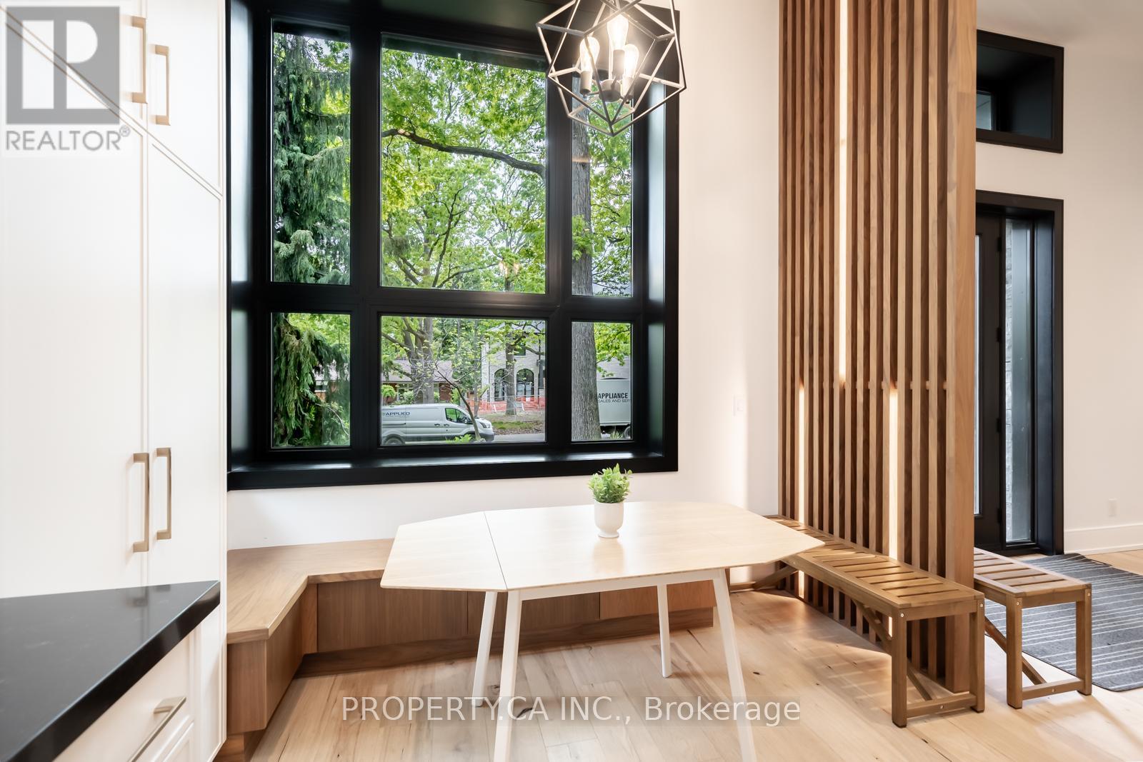 58 Farningham Crescent, Toronto, Ontario  M9B 3B6 - Photo 11 - W12753740