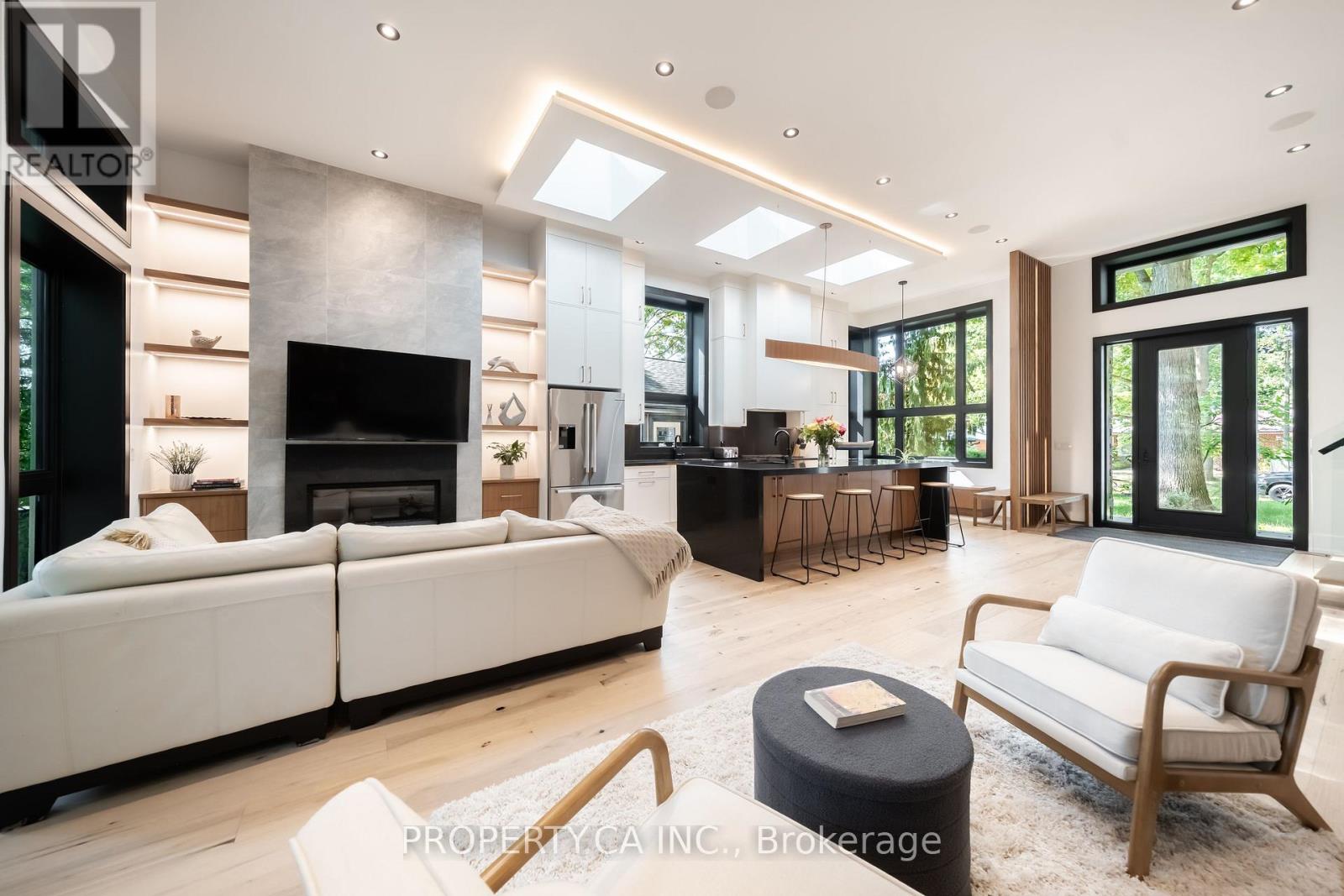 58 Farningham Crescent, Toronto, Ontario  M9B 3B6 - Photo 13 - W12753740