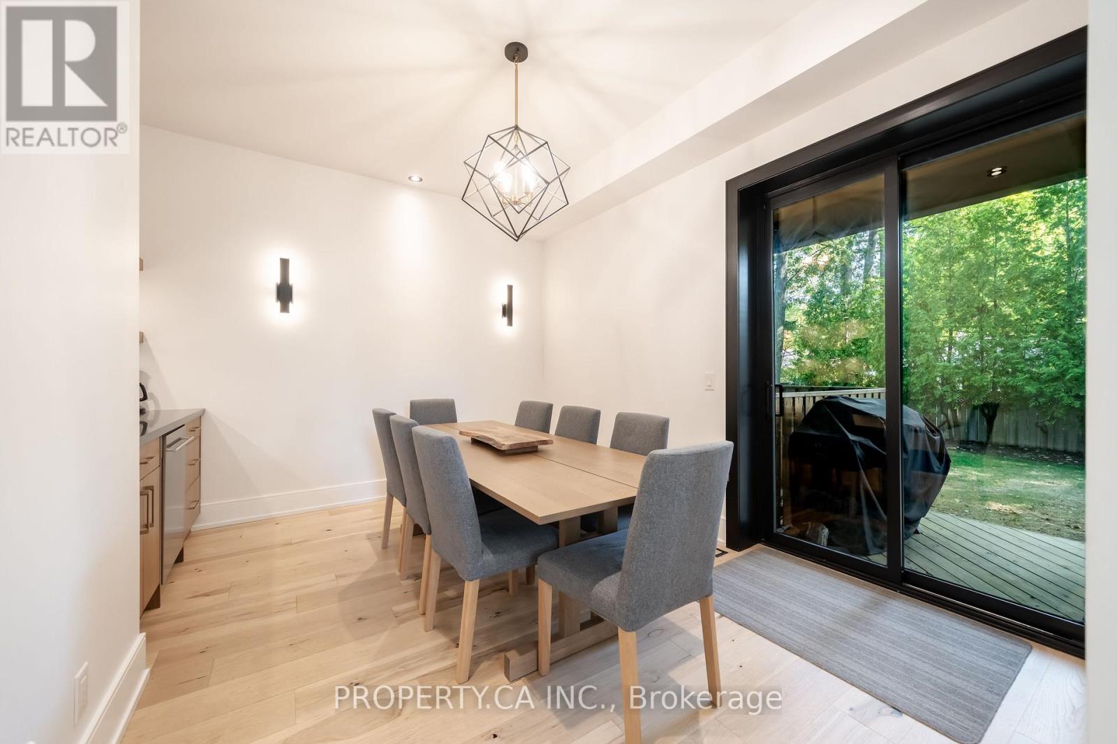 58 Farningham Crescent, Toronto, Ontario  M9B 3B6 - Photo 16 - W12753740