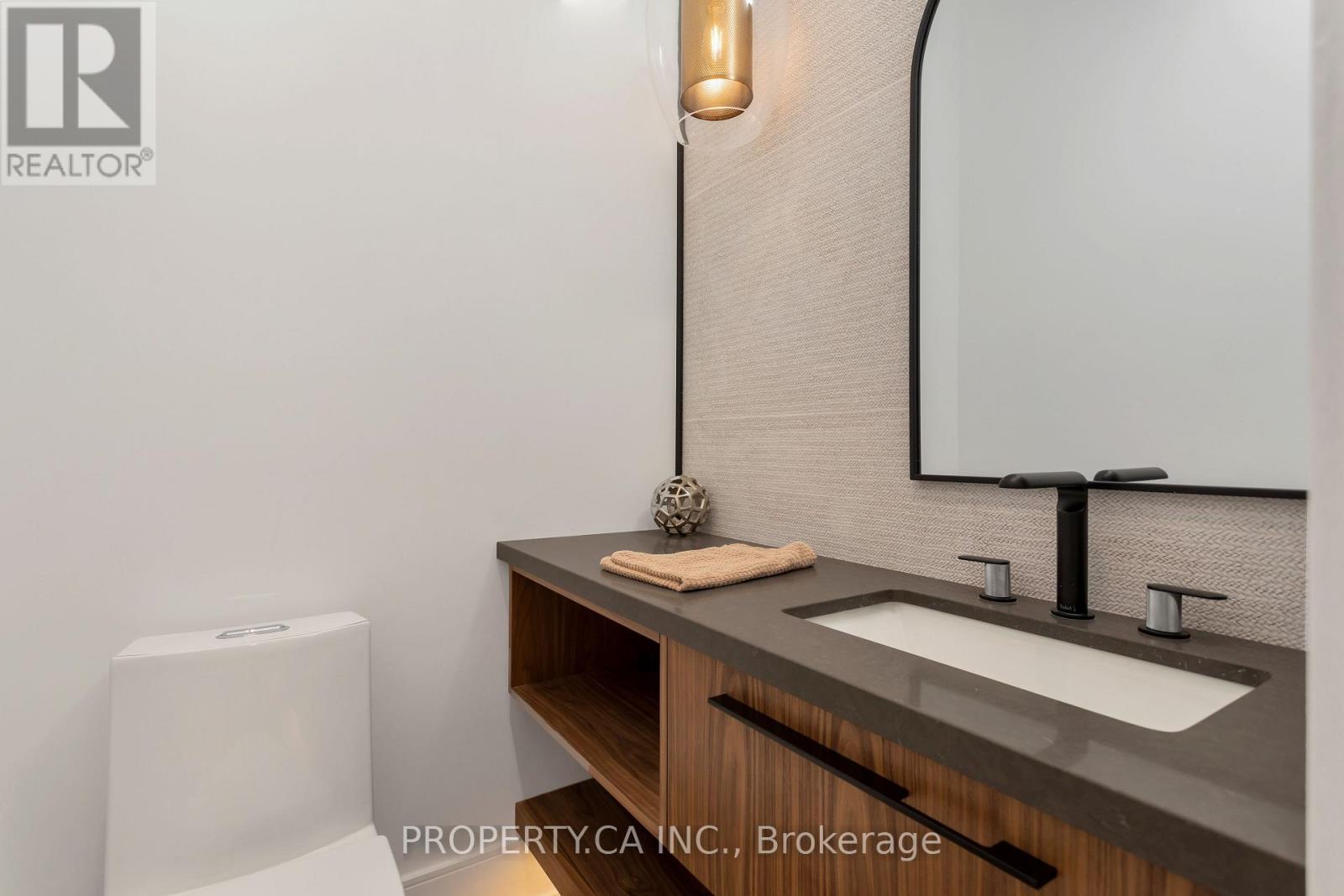 58 Farningham Crescent, Toronto, Ontario  M9B 3B6 - Photo 34 - W12753740