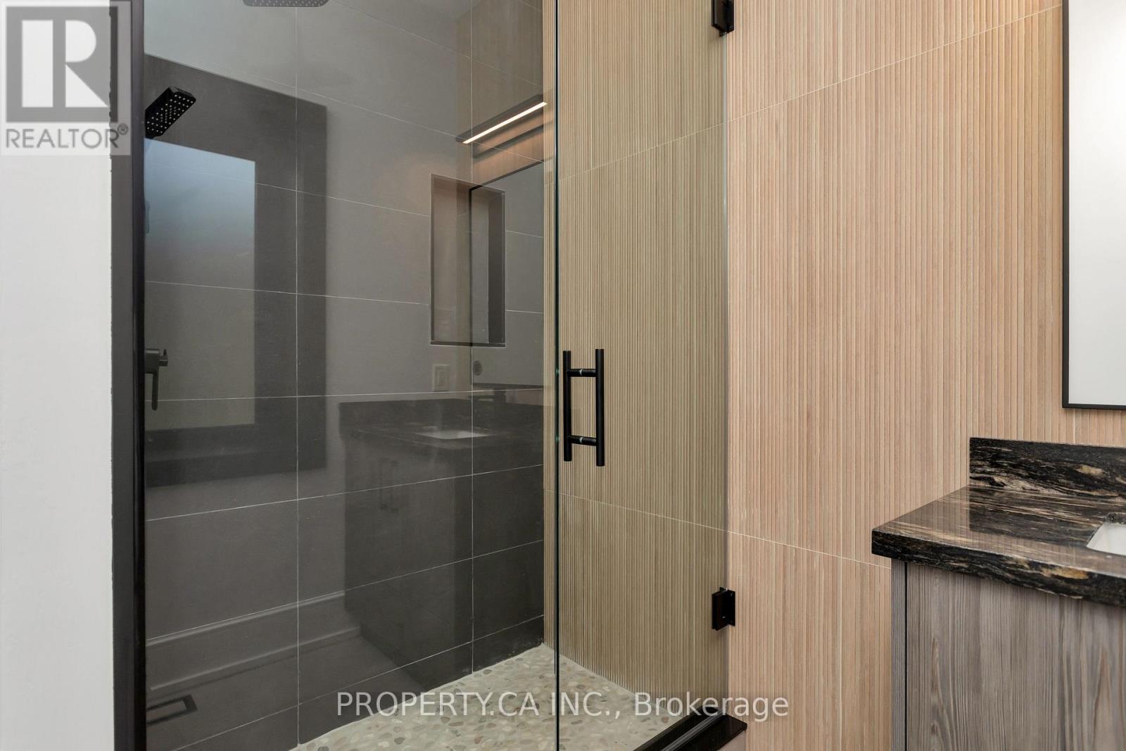 58 Farningham Crescent, Toronto, Ontario  M9B 3B6 - Photo 38 - W12753740