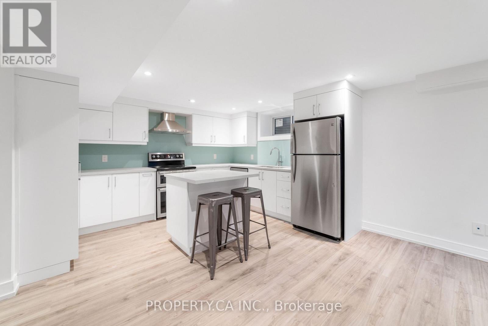 58 Farningham Crescent, Toronto, Ontario  M9B 3B6 - Photo 40 - W12753740