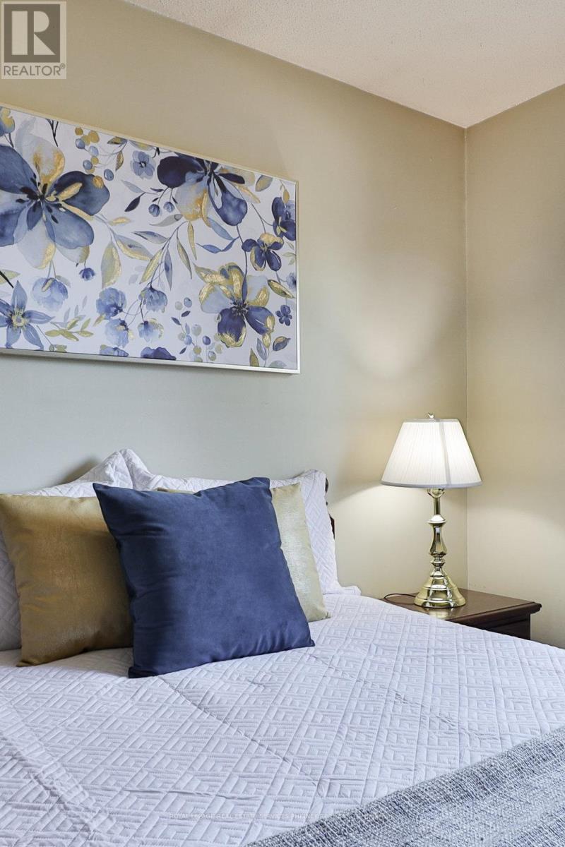 2420 Mainroyal Street, Mississauga, Ontario  L5L 1C9 - Photo 20 - W12753772